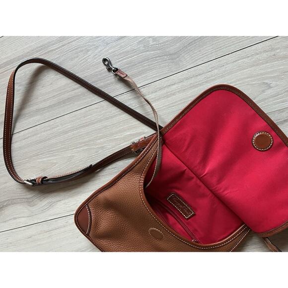 Dooney & Bourke Pebble Grain Crossbody Brown Tan Shoulder Bag | Red Interior - Picture 12 of 12